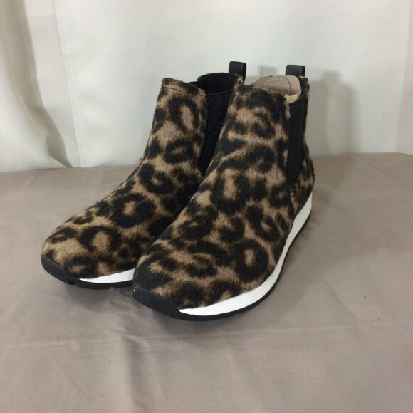 NEW B.O.C. Kara Chelsea Boots Ankle Leopard Print Fabric Elastic Sides - Picture 3 of 7